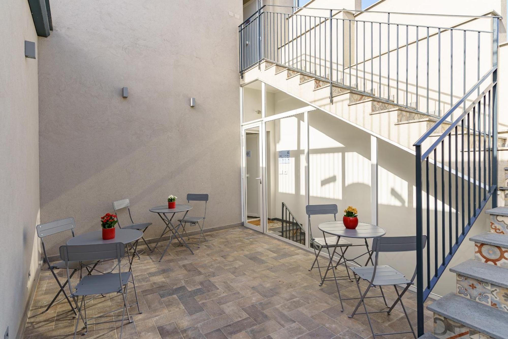 Al Palazzetto - Lavica Aeroporto di Catania Fontana Rossa